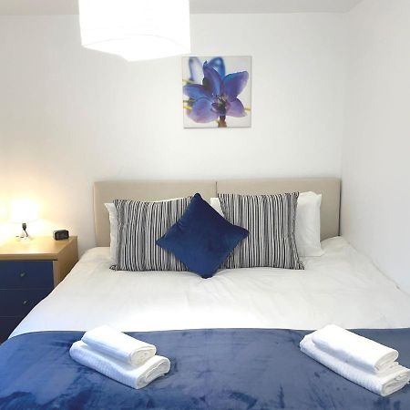 Cosy Family Home - Coventry City Centre - Entire House ภายนอก รูปภาพ