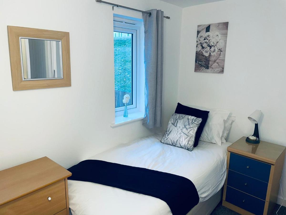 Cosy Family Home - Coventry City Centre - Entire House ภายนอก รูปภาพ